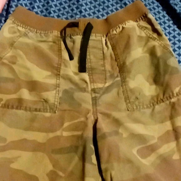 Shorts - Picture 2 of 3